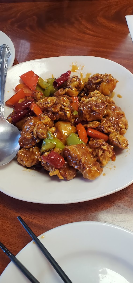 C2. General Tso's Chicken 左宗棠鸡 at SweetHome Kitchen