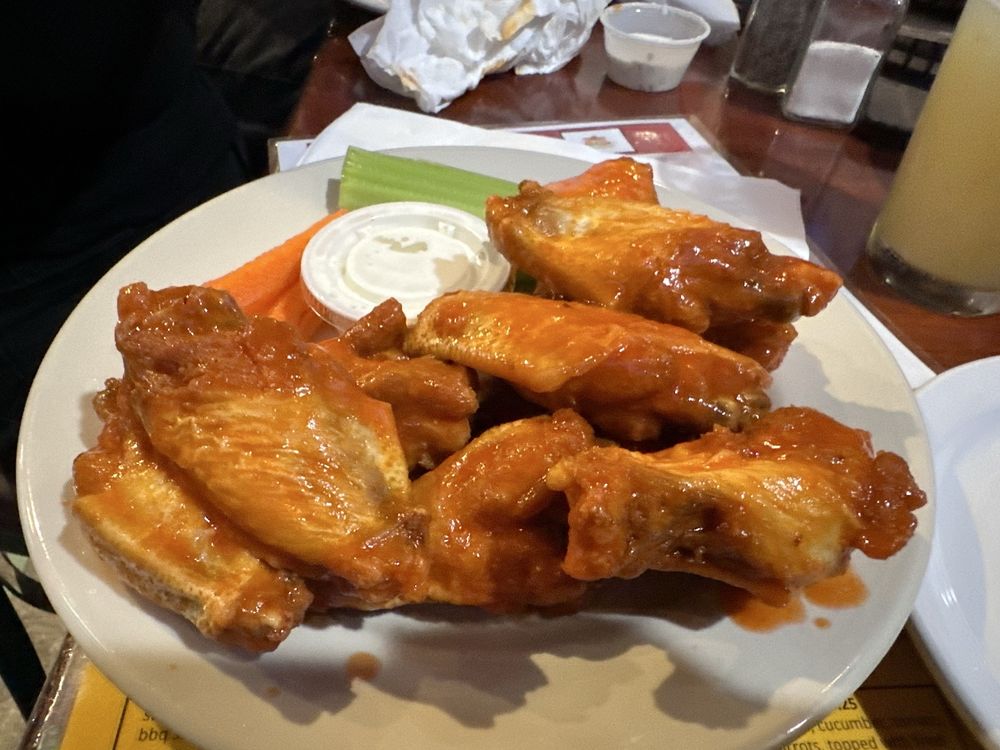 Buffalo Wings at The Kezar Pub