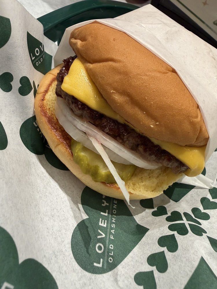 Cheeseburger at Lovely's Old Fashioned