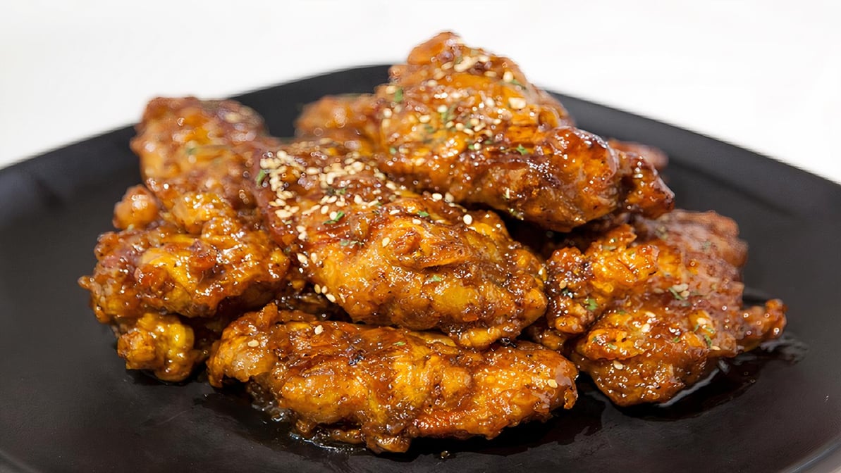 Fried Chicken Wings 후라이드치킨 (9 pcs) at 707 Sutter