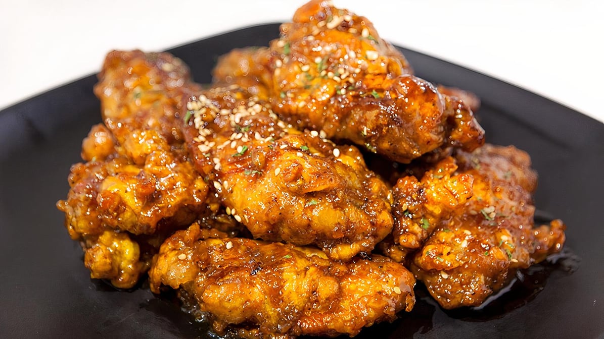 Ollie Chicken Wing / 올래치킨윙 (8 pcs) at Ollei