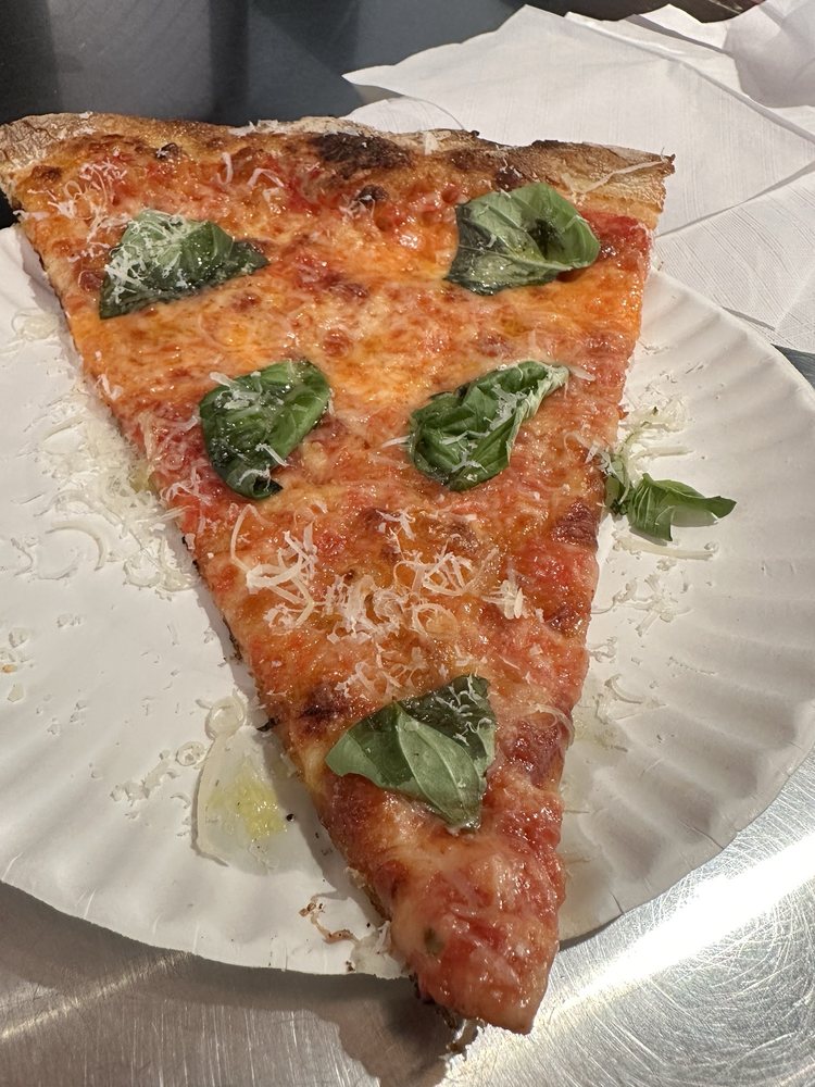 House Slice at Mama's Too