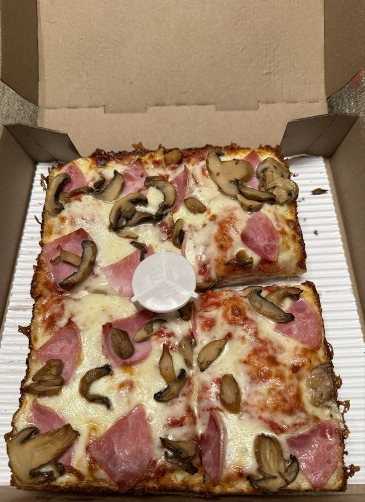 4 Corner Pizza at Jet's Pizza