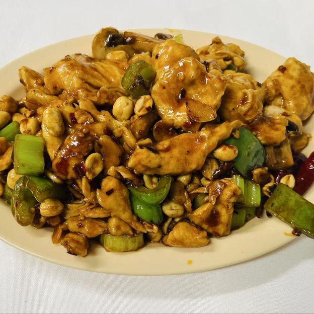 宫保鸡 Kung Pao Chicken at Great Wall Restaurant