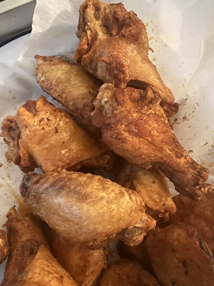 10 Traditional Wings at Dan & John's Wings