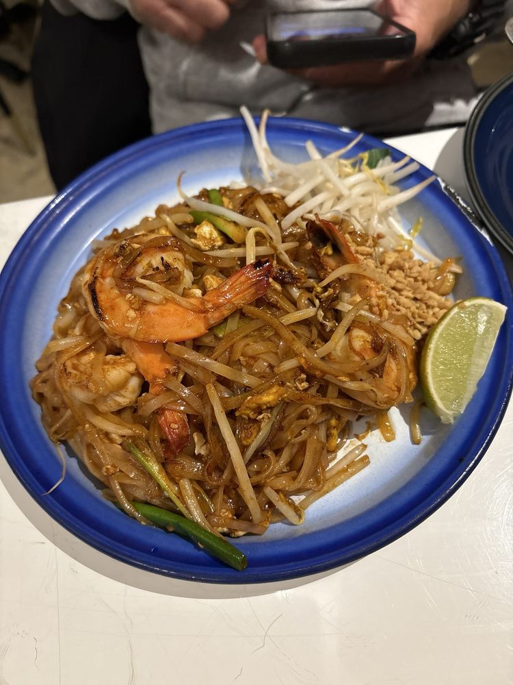 Brooklyn Bridge Pad Thai at Elephant District