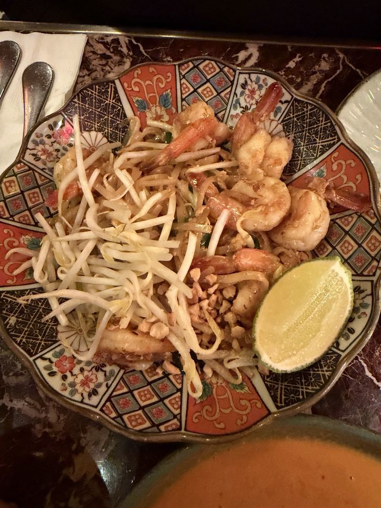 Shrimp Pad Thai at Soothr