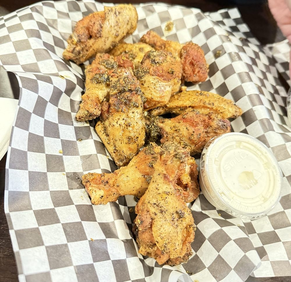 Wings (6 Pieces) at Halal Wings Plus