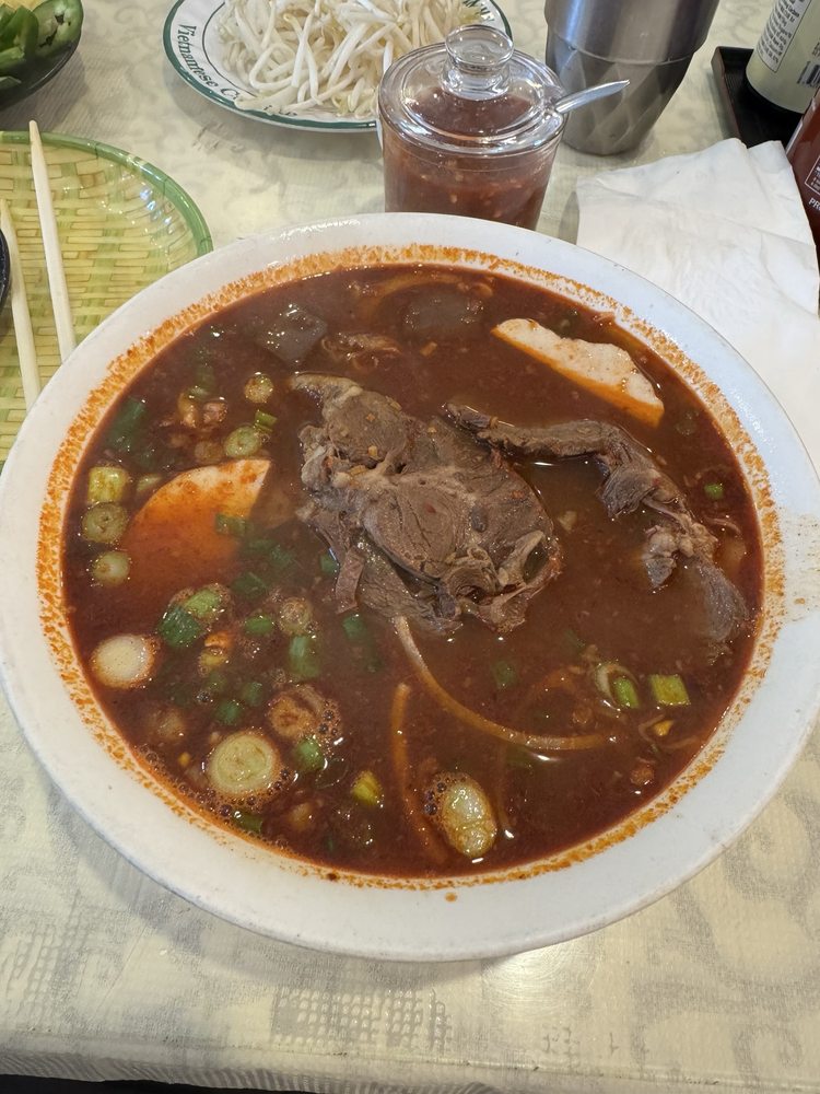 Bún Bò Huế at Yummy Yummy