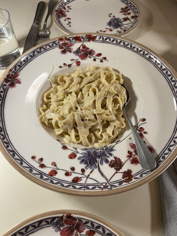 Fettuccine Alfredo at Napizza