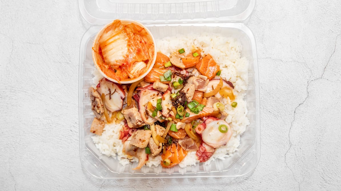 Fresh Poké Bowl at Hukilau