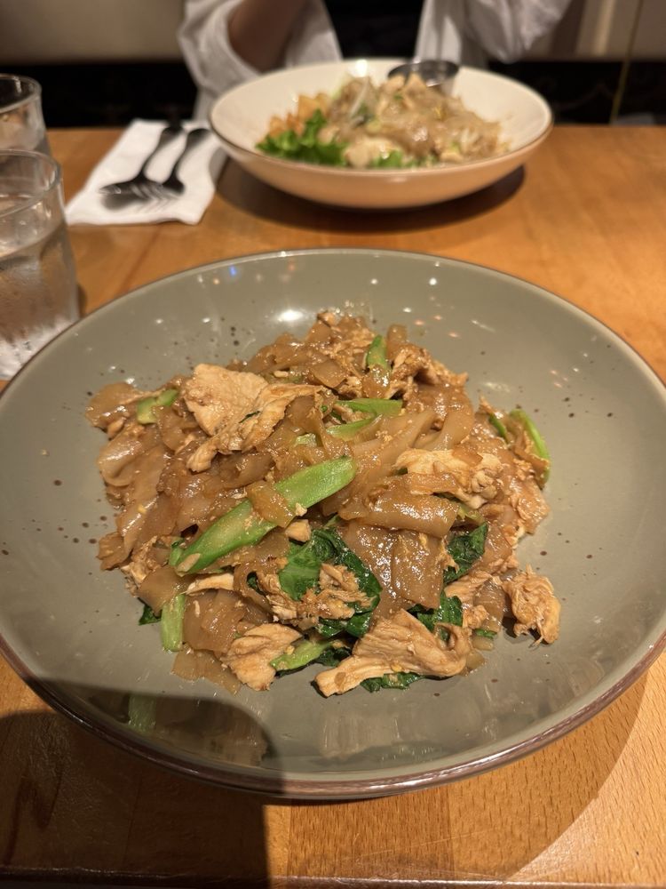 Pad See Ew at Up Thai