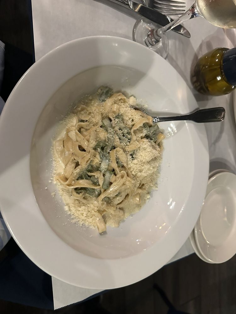 Fettuccine Alfredo at Caffe Buon Gusto